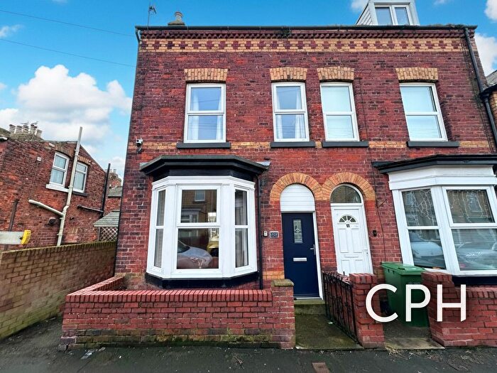4 Bedroom End Terrace House For Sale In Caledonia Street, Scarborough, YO12