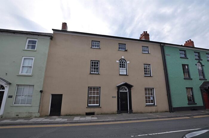 6 Bedroom Property For Sale In King Street, Laugharne, Carmarthen, SA33