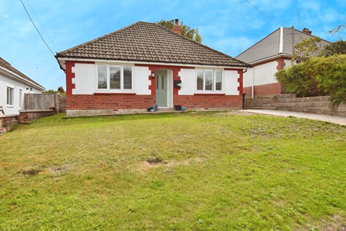 2 Bedroom Detached Bungalow For Sale In Stonehenge Road, Durrington, SP4