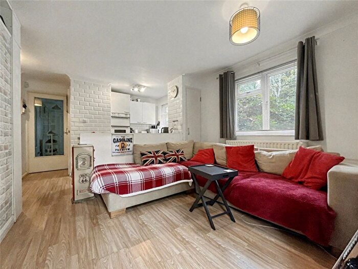 1 Bedroom Flat For Sale In Regency Close, Wigmore, ME8