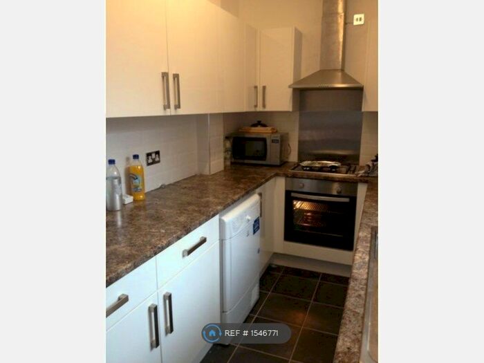 6 Bedroom Terraced House To Rent In Moorgate Avenue, Sheffield, S10
