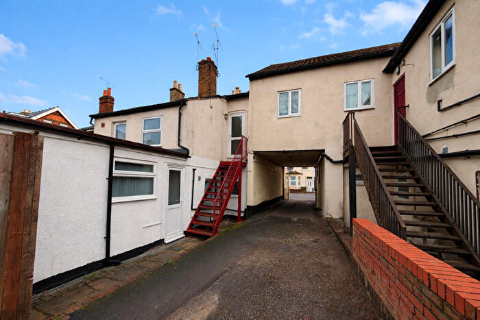 1 Bedroom Apartment For Sale In Grosvenor Road, Aldershot, GU11