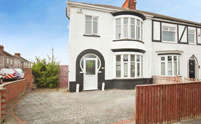 3 Bedroom Semi-Detached House For Sale In Lichfield Road, Grimsby, DN32