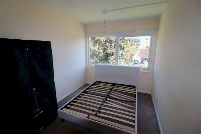 2 Bedroom Apartment To Rent In West Brentwood, CM14