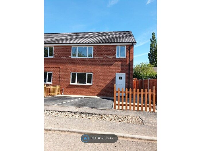 3 Bedroom Semi-Detached House To Rent In Braithwaites Close, Barnetby, DN38