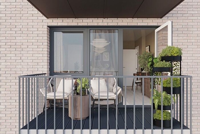 1 Bedroom Flat For Sale In Hayes Village, Nestles Avenue, Hayes, UB3