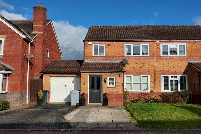3 Bedroom Property To Rent In Chartley Grove, Middlewich, CW10