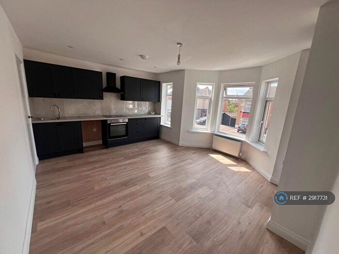 2 Bedroom Flat To Rent In Houghton Road, Dunstable, LU5