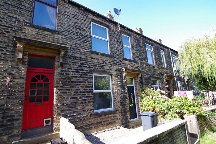 2 Bedroom Terraced House To Rent In Stansfield Place, Idle, Bradford, BD10