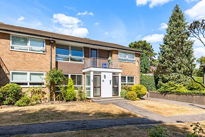 2 Bedroom Flat For Sale In Gleneagles, Stanmore, HA7