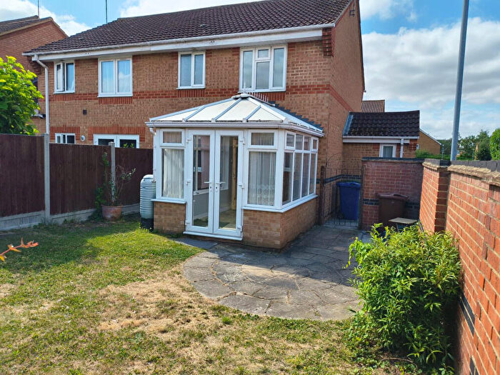 3 Bedroom Semi Detached House To Rent In Douglas Close, Grays, Essex, RM16