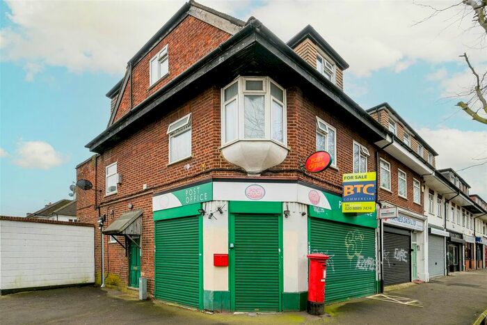 3 Bedroom Flat To Rent In Hatch Lane, Chingford, E4