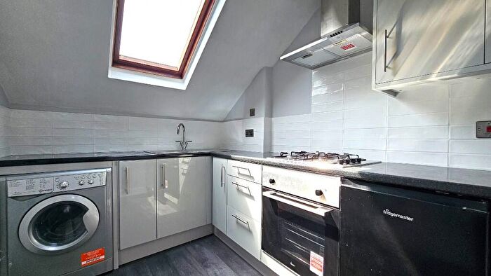 1 Bedroom Flat To Rent In Lewisham Way, London, SE4