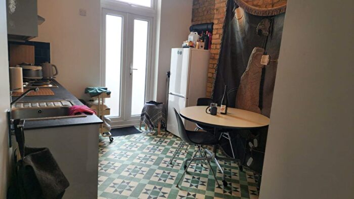 Studio To Rent In Chatsworth Road, London, E5