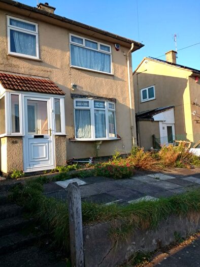 3 Bedroom Semi Detached House To Rent In Arncliffe Road, Leicester, LE5