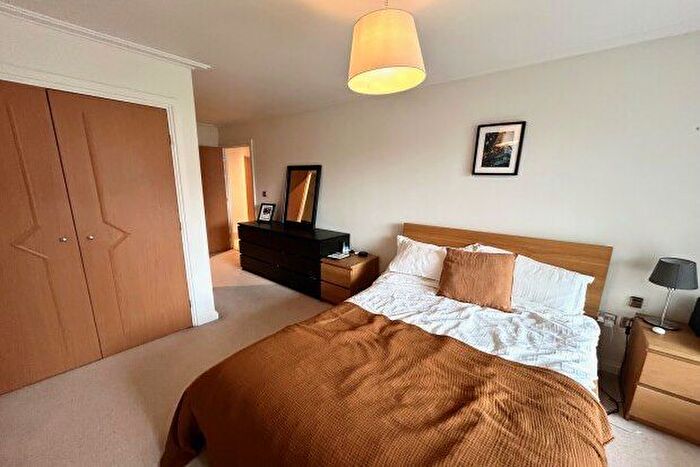 2 Bedroom Flat To Rent In Chandlery Way Taliesin Court, Cardiff, CF10