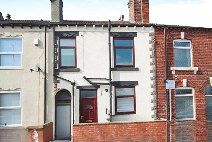 3 Bedroom End Of Terrace House To Rent In Gillett Lane, Rothwell, Leeds, West Yorkshire, LS26