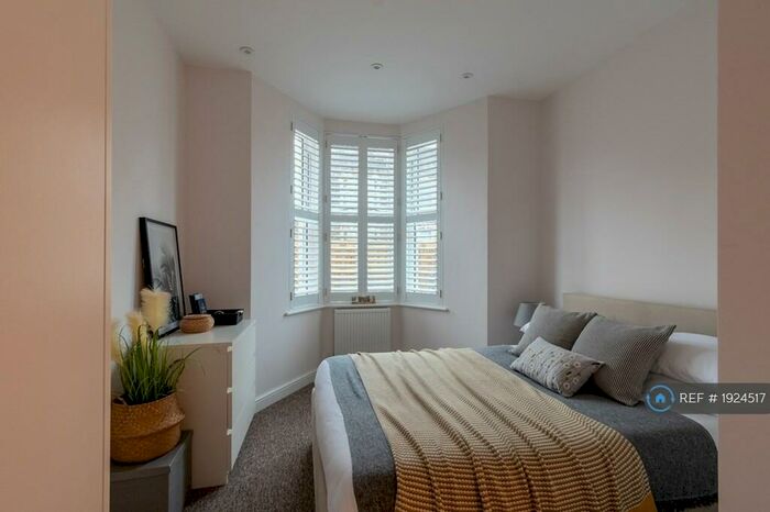 1 Bedroom Flat To Rent In Cynthia Road, Bath, BA2