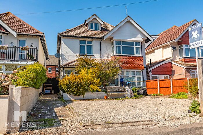 5 Bedroom Detached House For Sale In Kings Park Road, Bournemouth, BH7