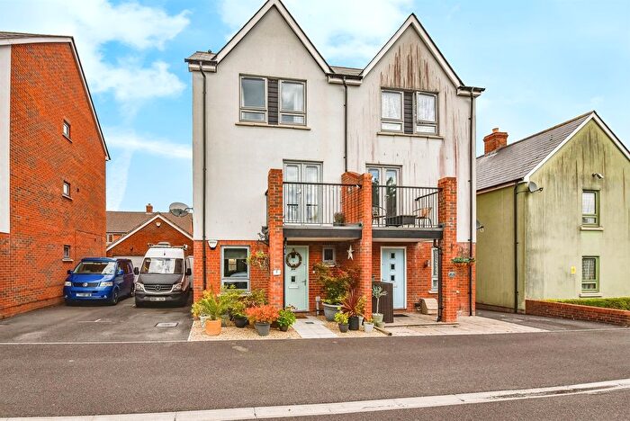 4 Bedroom Semi-Detached House For Sale In Indus Road, Shaftesbury, SP7