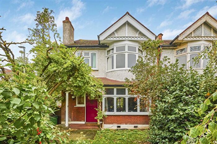 4 Bedroom Semi-Detached House For Sale In Nightingale Lane, SW12