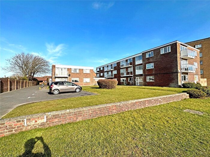 2 Bedroom Flat For Sale In Marine Drive, Barton On Sea, New Milton, Hampshire, BH25