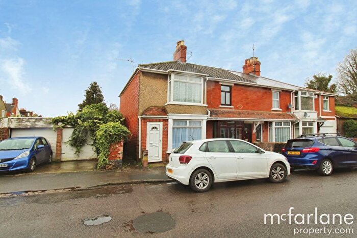2 Bedroom Terraced House For Sale In Evelyn Street, Swindon, SN3