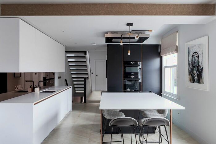 4 Bedroom Flat To Rent In Valetta Road, Acton, London, W3