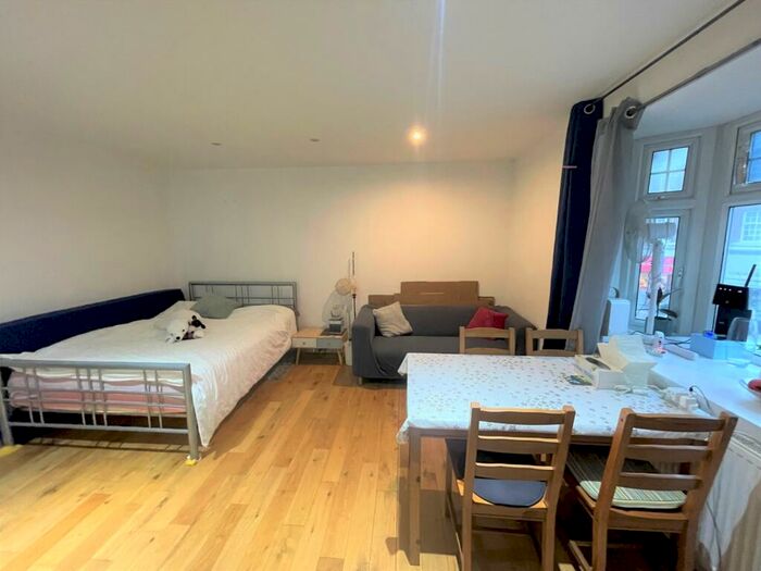 1 Bedroom Flat To Rent In High Street, Barnet, EN5