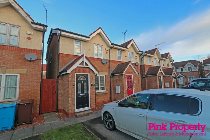 2 Bedroom Semi-Detached House To Rent In The Chilterns, Hull, HU9