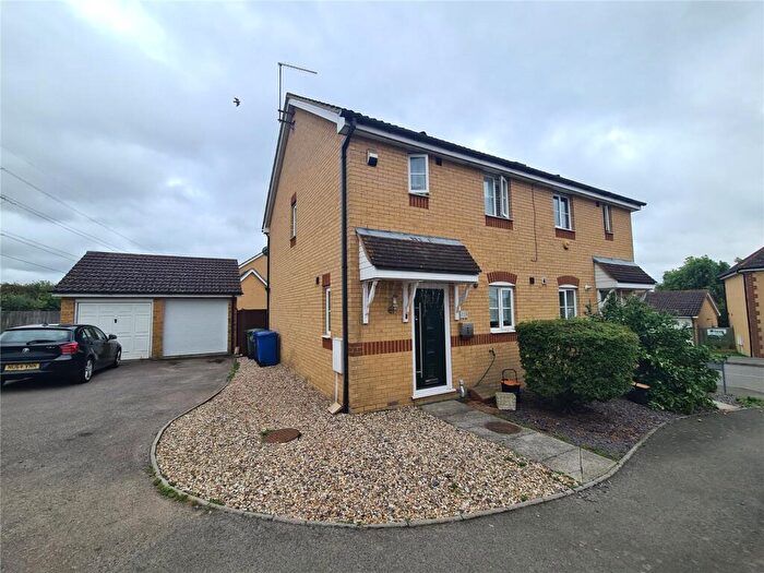 3 Bedroom Semi-Detached House For Sale In Recreation Way, Sittingbourne, Kent, ME10