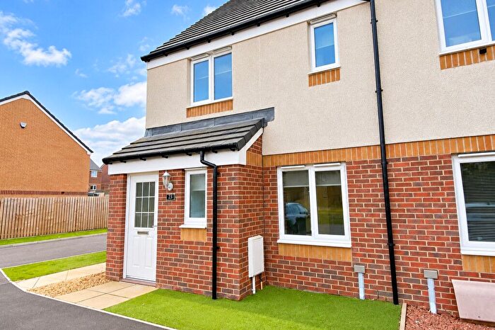 3 Bedroom End Terrace House To Rent In Ormonde Wynd, Larkhall, ML9