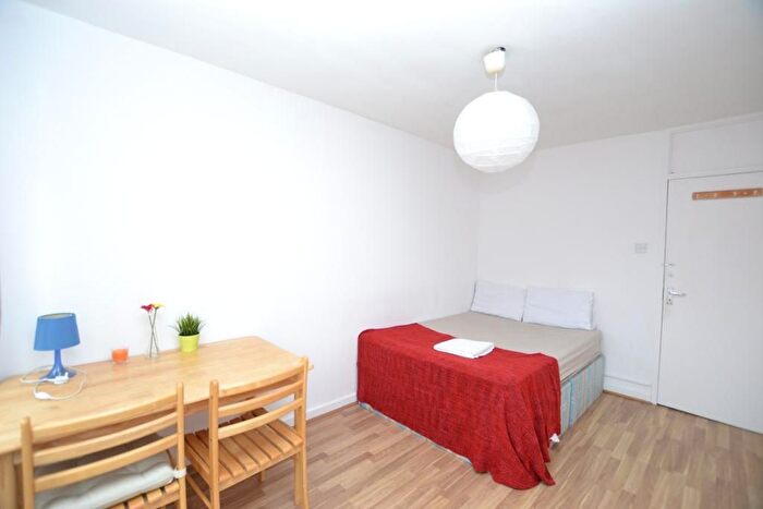 4 Bedroom Flat To Rent In Bigland Street, London, E1