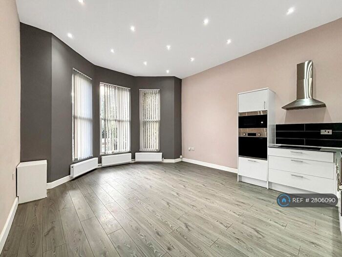 2 Bedroom Flat To Rent In Bentley Road, Liverpool, L8
