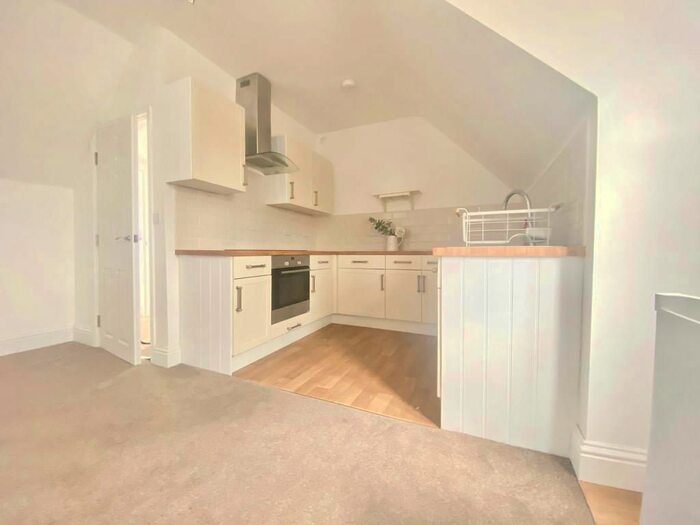 2 Bedroom Flat To Rent In Station Road, Birchington, CT7