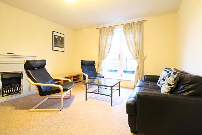 2 Bedroom Flat To Rent In Beechgrove Gardens, Top Floor, AB15