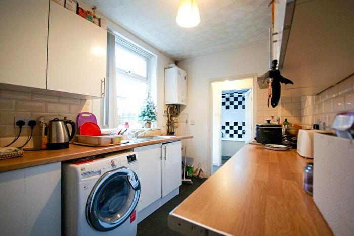 4 Bedroom Terraced House To Rent In Umberslade Road, Selly Park, Birmingham, B29