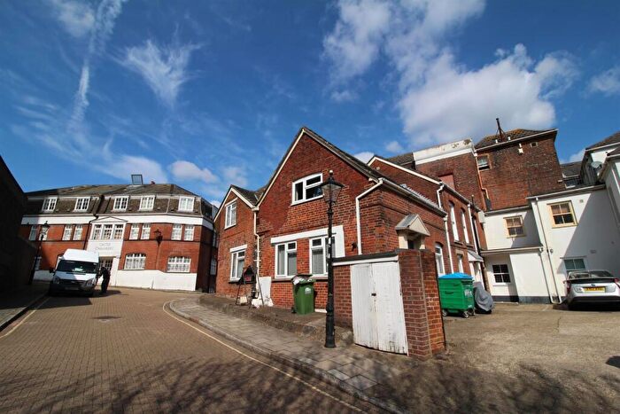 2 Bedroom Maisonette To Rent In Lansdowne Hill, Southampton, SO14