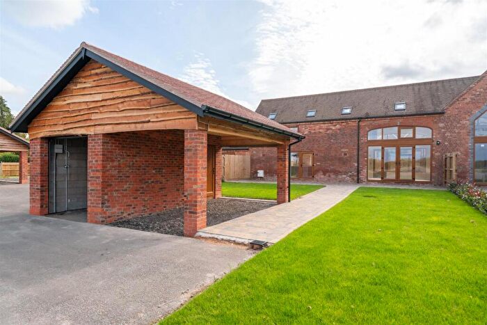 2 Bedroom Barn Conversion For Sale In Fallon Court, Tanworth-In-Arden, B94