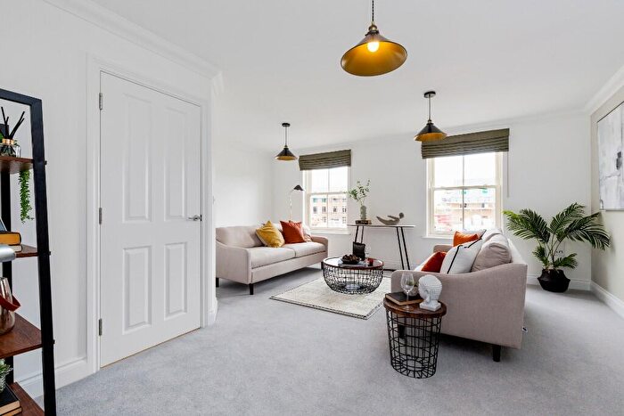 3 Bedroom End Of Terrace House For Sale In Binney Road, Drayton, Norwich, NR8