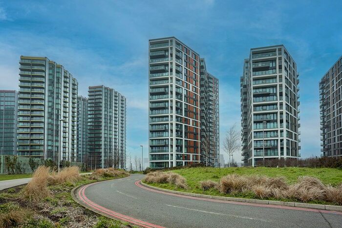 2 Bedroom Flat For Sale In Duke Of Wellington Avenue, Royal Arsenal, SE18