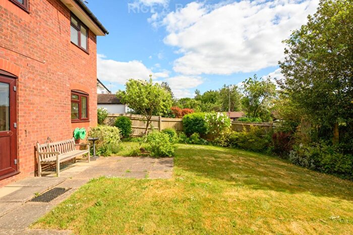 3 Bedroom Detached House To Rent In Tattenham Grove, Epsom, KT18