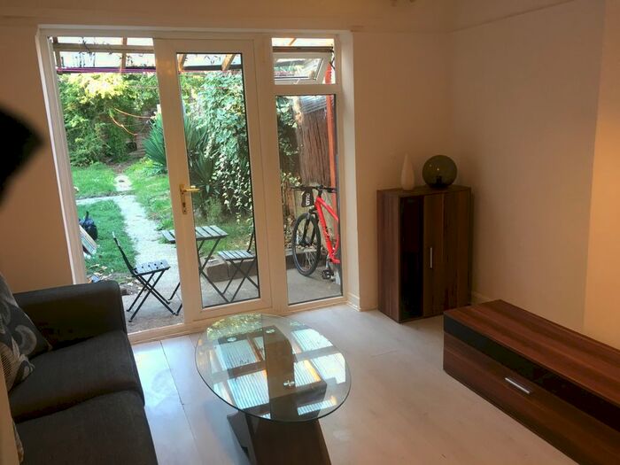 1 Bedroom Flat To Rent In Very Near Langdale Gardens Area, Perivale, UB6