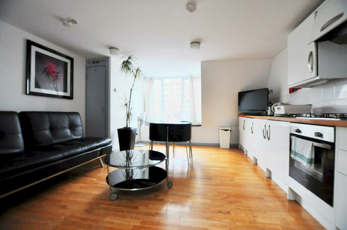 1 Bedroom Flat To Rent In Voss Street, London, E2