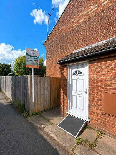 1 Bedroom Terraced House For Sale In Midsummer Road, Snodland, ME6