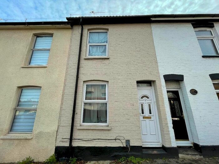 2 Bedroom Terraced House To Rent In James Street, Gillingham ME7