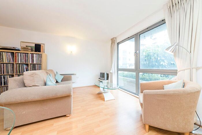 Studio To Rent In Deals Gateway, Deptford Brige, SE13