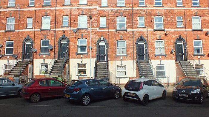 1 Bedroom Apartment To Rent In Flat, Providence Avenue, Leeds, West Yorkshire, LS6