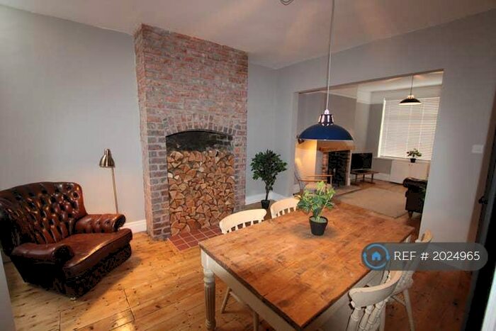 3 Bedroom Terraced House To Rent In Delamere Road, Manchester, M19