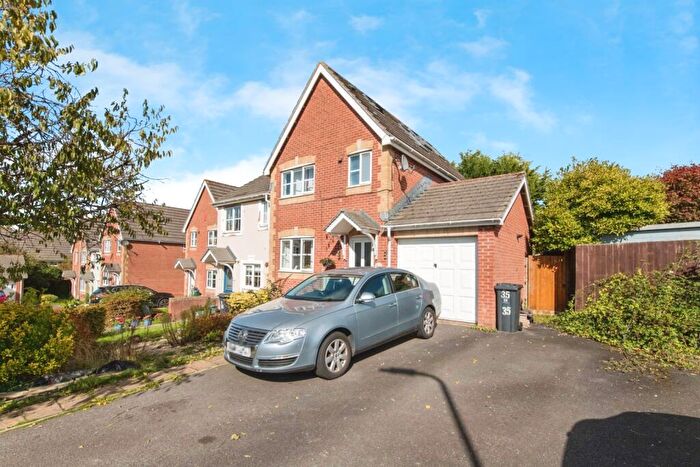 4 Bedroom End Of Terrace House For Sale In Pale Gate Close, Honiton, Devon, EX14